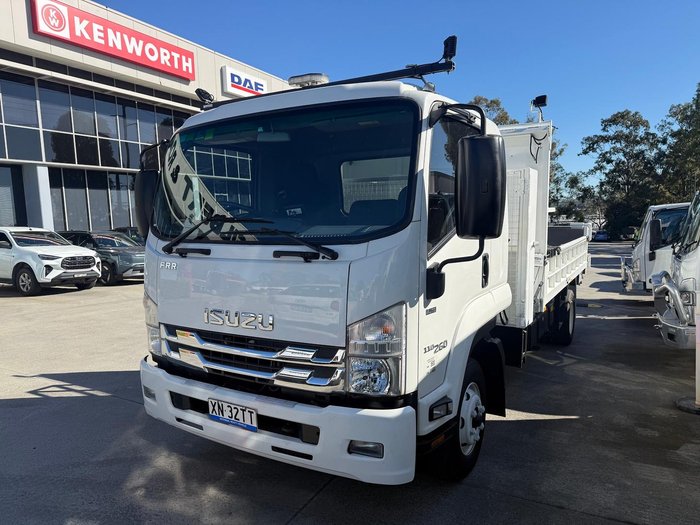 2020 Isuzu F Series FRR110-260