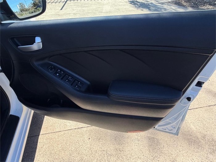 2016 KIA CERATO S