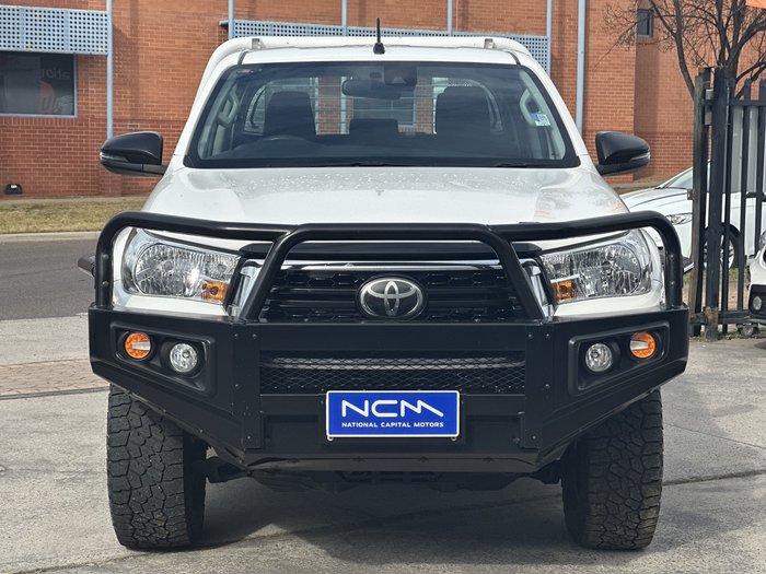 2019 Toyota Hilux SR