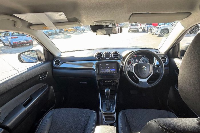 2022 Suzuki Vitara Turbo Shadow