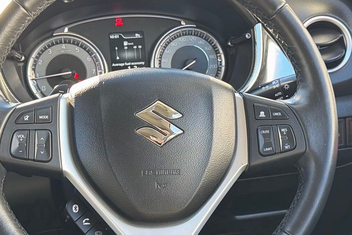 2022 Suzuki Vitara Turbo Shadow