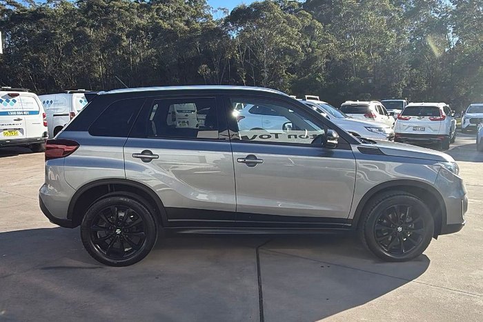 2022 Suzuki Vitara Turbo Shadow
