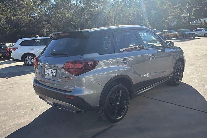 2022 Suzuki Vitara Turbo Shadow