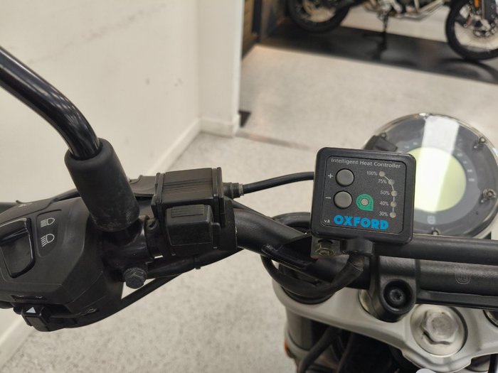 2020 HUSQVARNA SVARTPILEN 401 Black