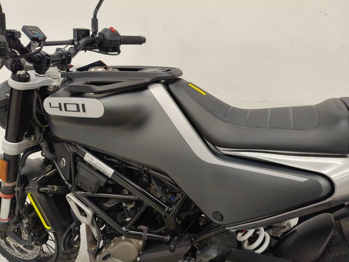 2020 HUSQVARNA SVARTPILEN 401 Black