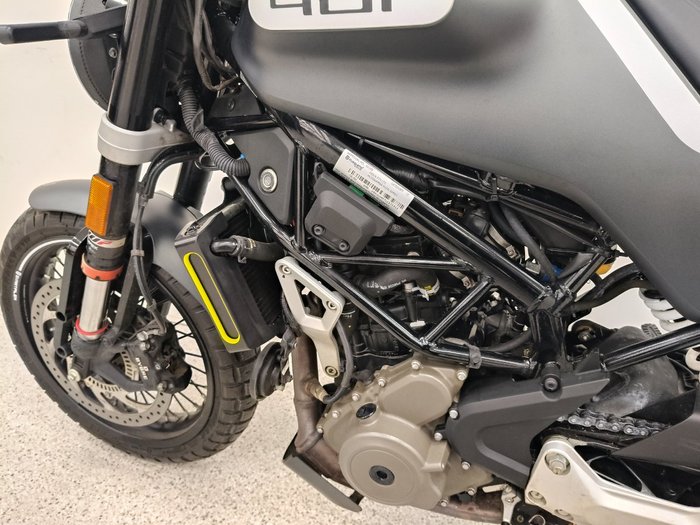 2020 HUSQVARNA SVARTPILEN 401 Black