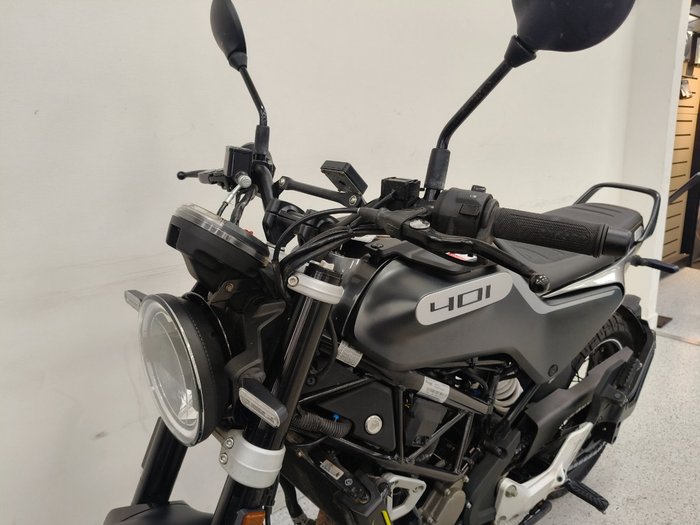 2020 HUSQVARNA SVARTPILEN 401 Black