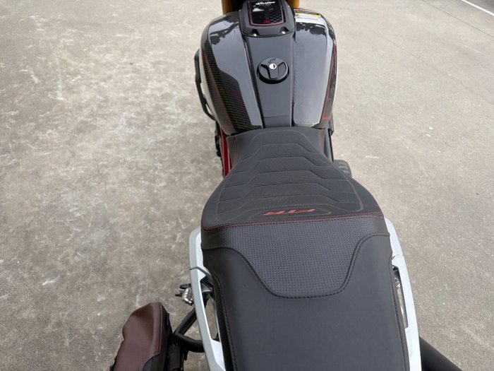 2022 Indian FTR R 1200 CARBON CARBON FIBER