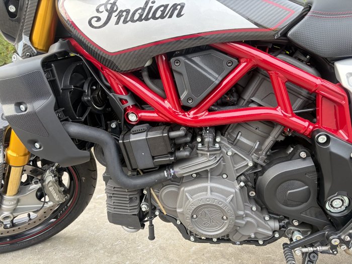 2022 Indian FTR R 1200 CARBON CARBON FIBER