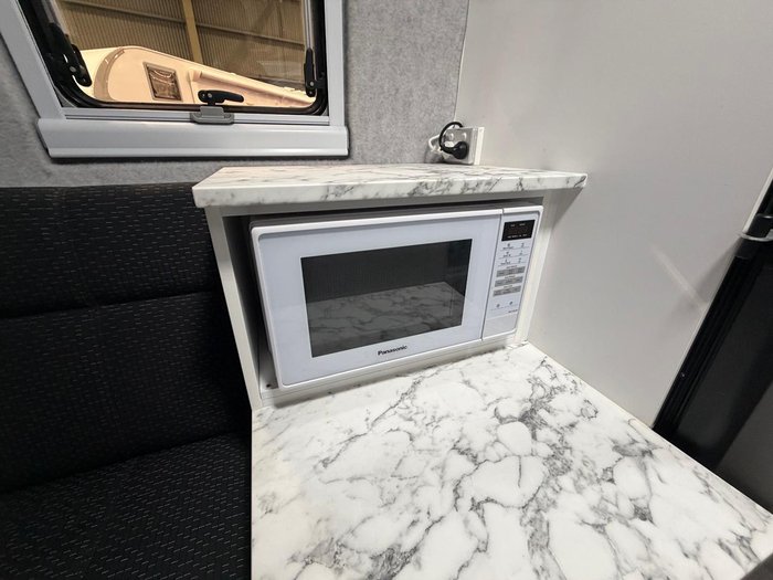 2020 Paradise Oasis Platinum 4X4