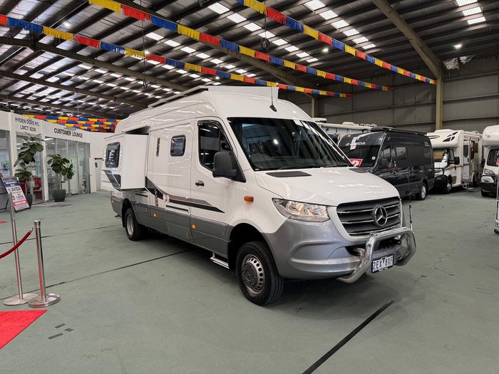 2020 Paradise Oasis Platinum 4X4