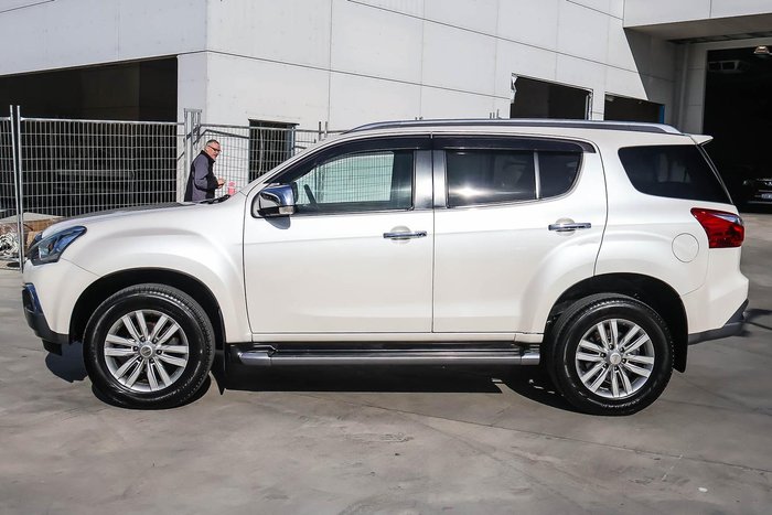 2017 Isuzu MU-X LS-T
