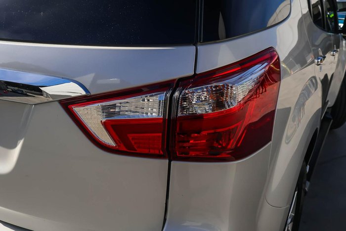 2017 Isuzu MU-X LS-T