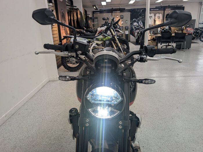 2024 Triumph TRIDENT 660 Black