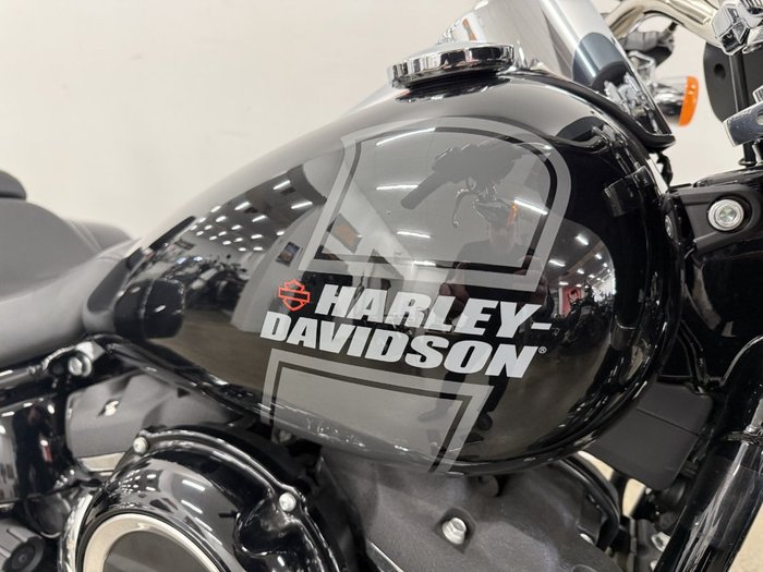 2021 HARLEY-DAVIDSON FLSB SPORT GLIDE Black