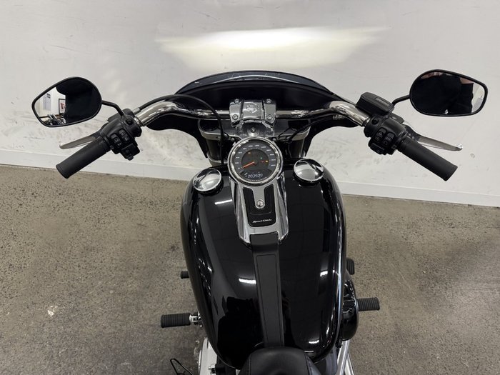 2021 HARLEY-DAVIDSON FLSB SPORT GLIDE Black