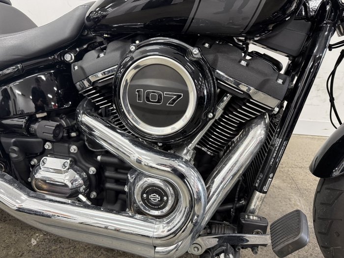 2021 HARLEY-DAVIDSON FLSB SPORT GLIDE Black