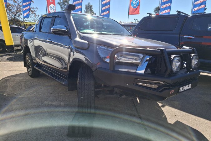 2021 TOYOTA HILUX