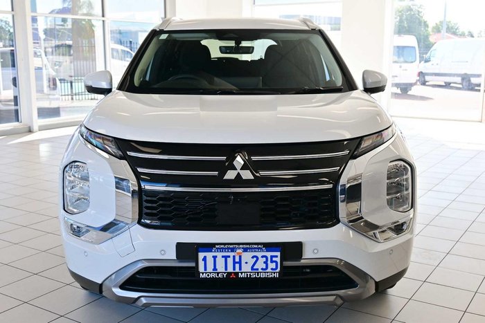 2025 Mitsubishi Outlander LS