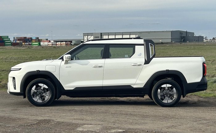 2026 KGM Musso EV AWD