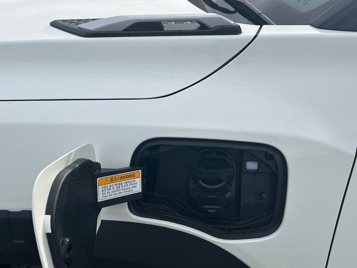 2026 KGM Musso EV AWD