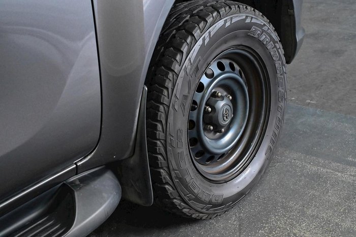 2016 Toyota Hilux SR