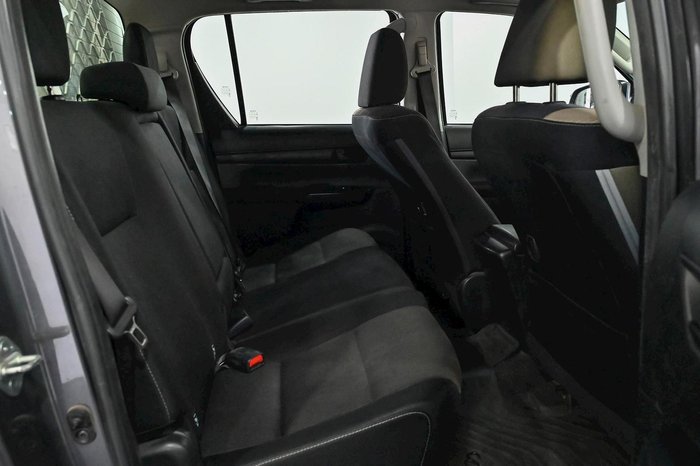 2016 Toyota Hilux SR