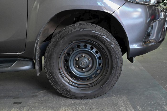 2016 Toyota Hilux SR
