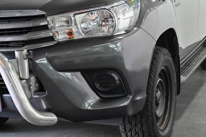 2016 Toyota Hilux SR