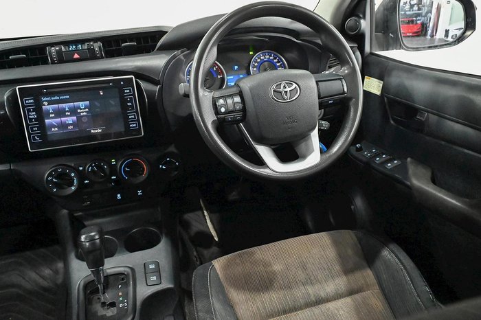 2016 Toyota Hilux SR