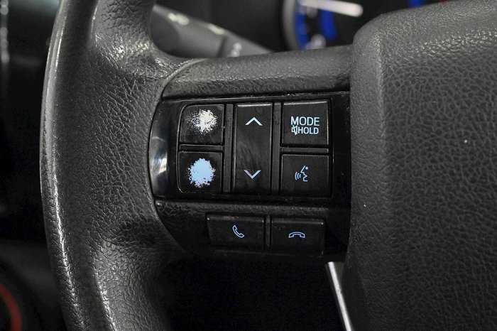 2016 Toyota Hilux SR
