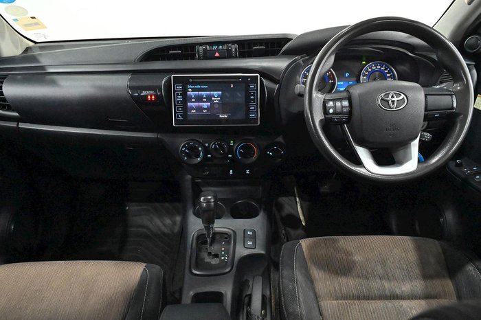 2016 Toyota Hilux SR