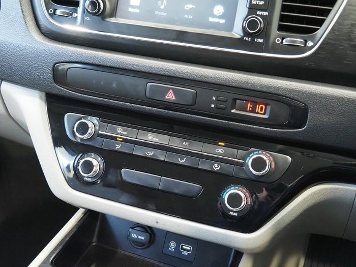 2018 Kia Carnival S