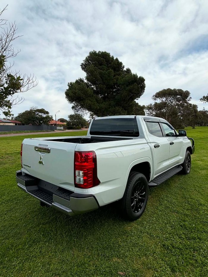 2025 Mitsubishi Triton GLX-R