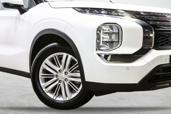 2024 Mitsubishi Outlander ES