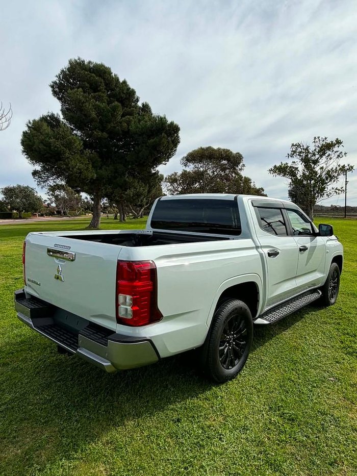 2025 Mitsubishi Triton GLX-R