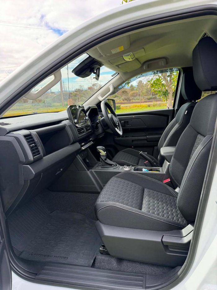 2025 Mitsubishi Triton GLX-R