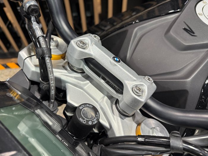 2026 BMW Motorrad G 310 R COSMIC BLACK