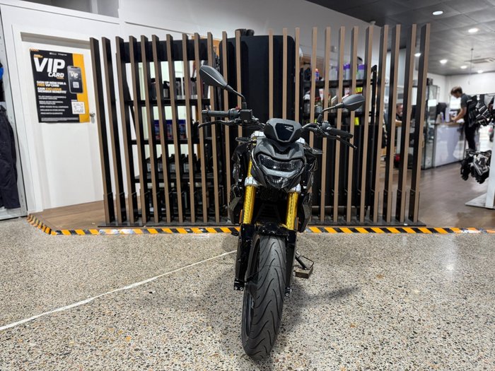 2026 BMW Motorrad G 310 R COSMIC BLACK