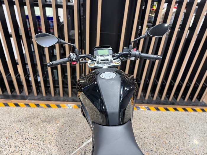 2026 BMW Motorrad G 310 R COSMIC BLACK