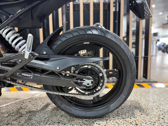 2026 BMW Motorrad G 310 R COSMIC BLACK