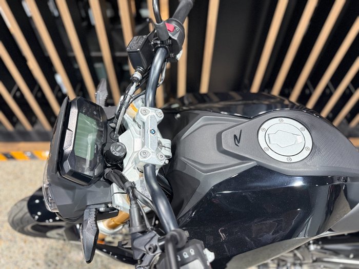 2026 BMW Motorrad G 310 R COSMIC BLACK