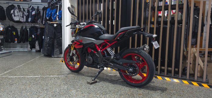 2026 BMW Motorrad G 310 R GRANITGRAU METALLIC