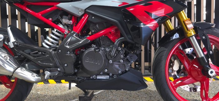 2026 BMW Motorrad G 310 R GRANITGRAU METALLIC