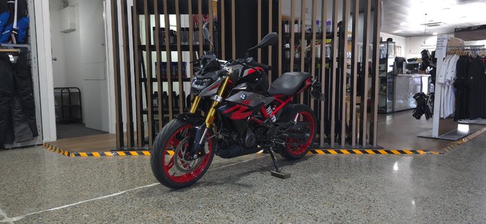 2026 BMW Motorrad G 310 R