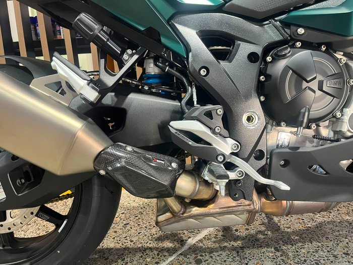 2026 BMW Motorrad M 1000 XR GREEN