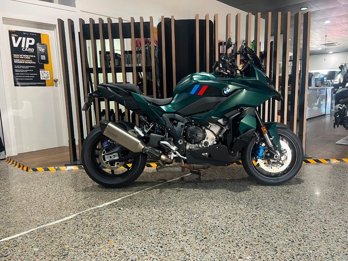 2026 BMW Motorrad M 1000 XR GREEN