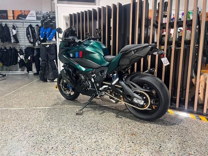 2026 BMW Motorrad M 1000 XR GREEN