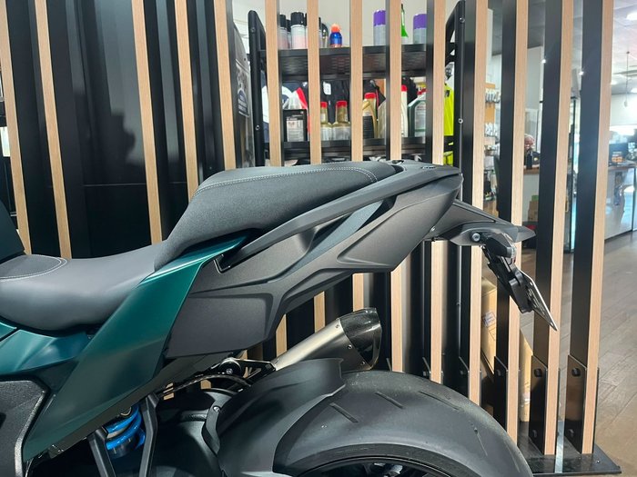 2026 BMW Motorrad M 1000 XR GREEN