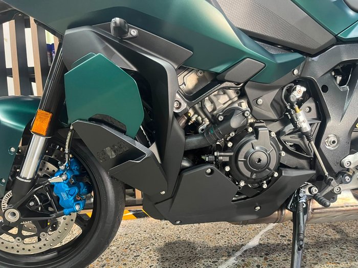 2026 BMW Motorrad M 1000 XR GREEN